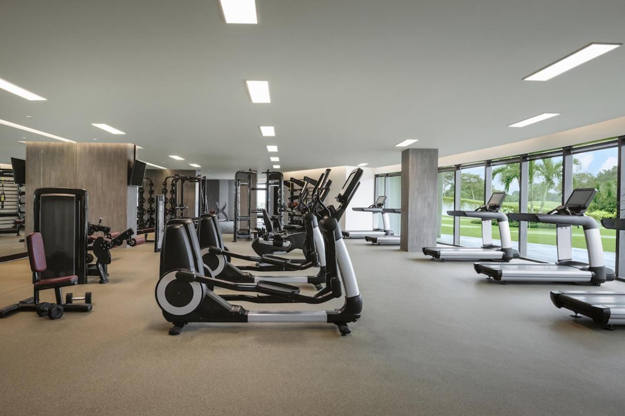 Dusit Thani Laguna Сингапур Екстериор снимка The gym at the Ritz-Carlton, Maldives